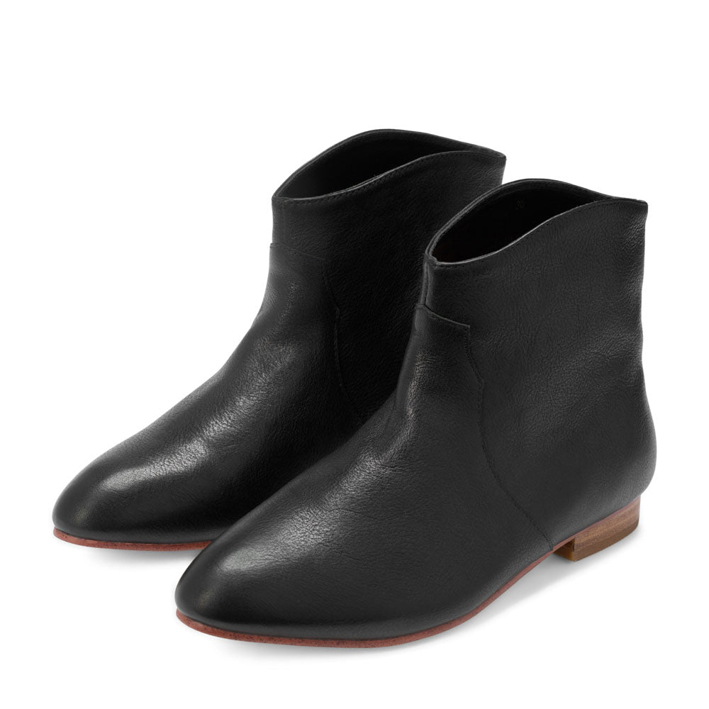 Cassie Leather Black Boots Boots Age of Innocence