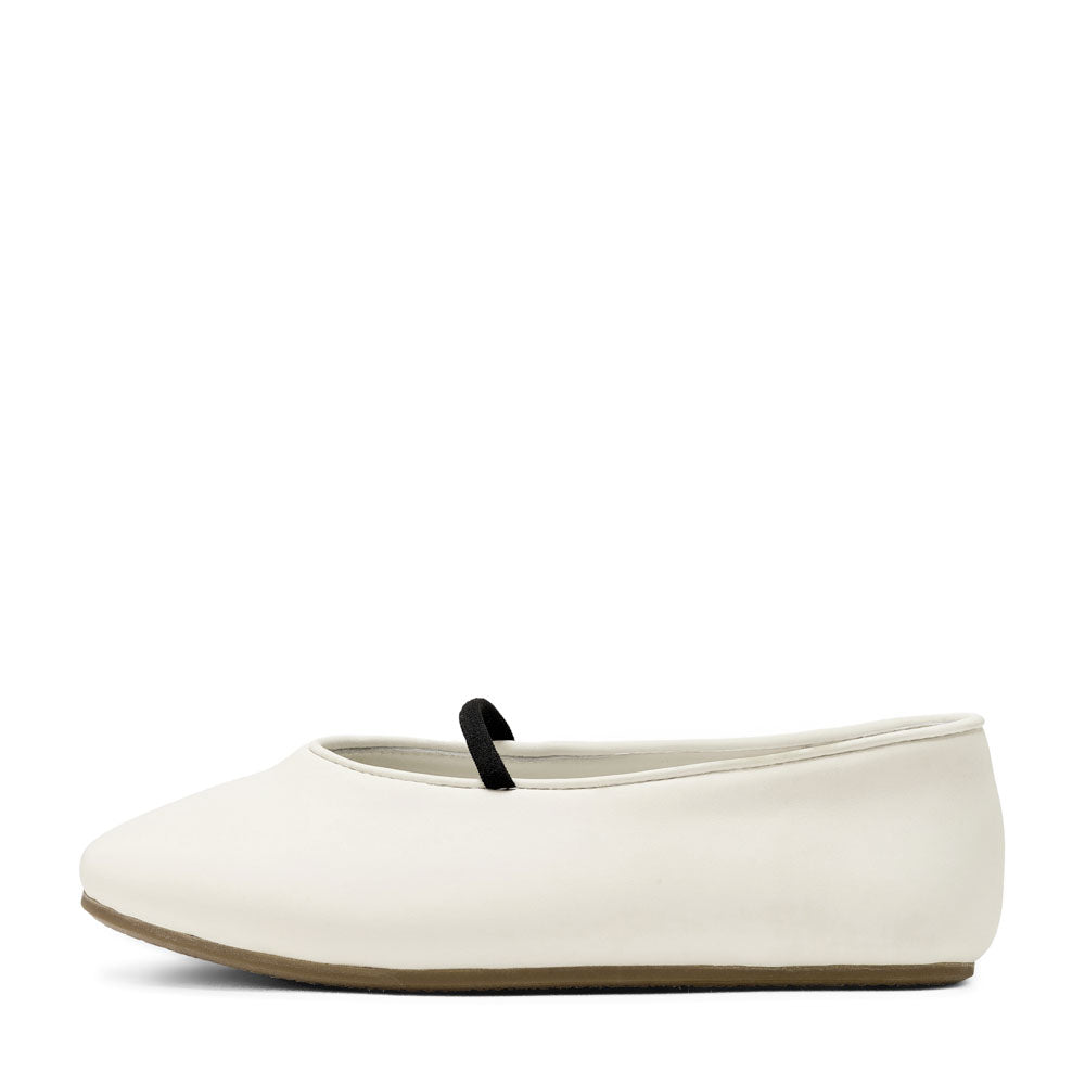 Daphne White Flats Shoes Age of Innocence