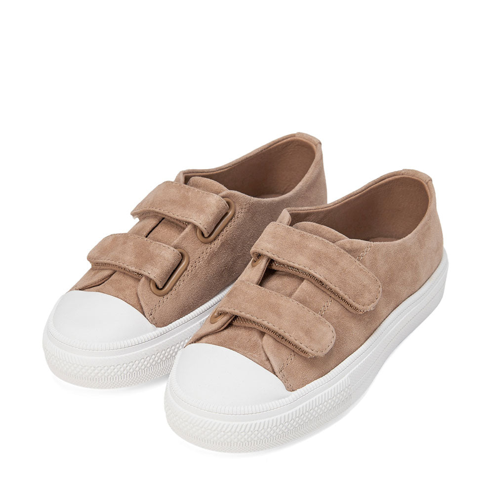 Jessie Beige Sneakers by Age of Innocence