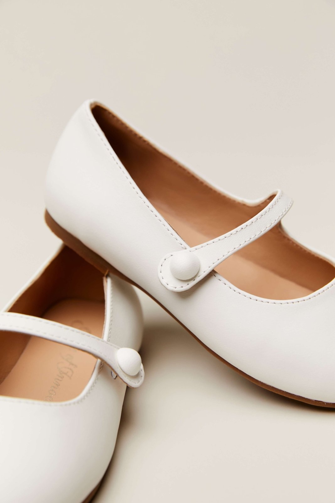 Elin Leather White Shoes by Age of Innocence