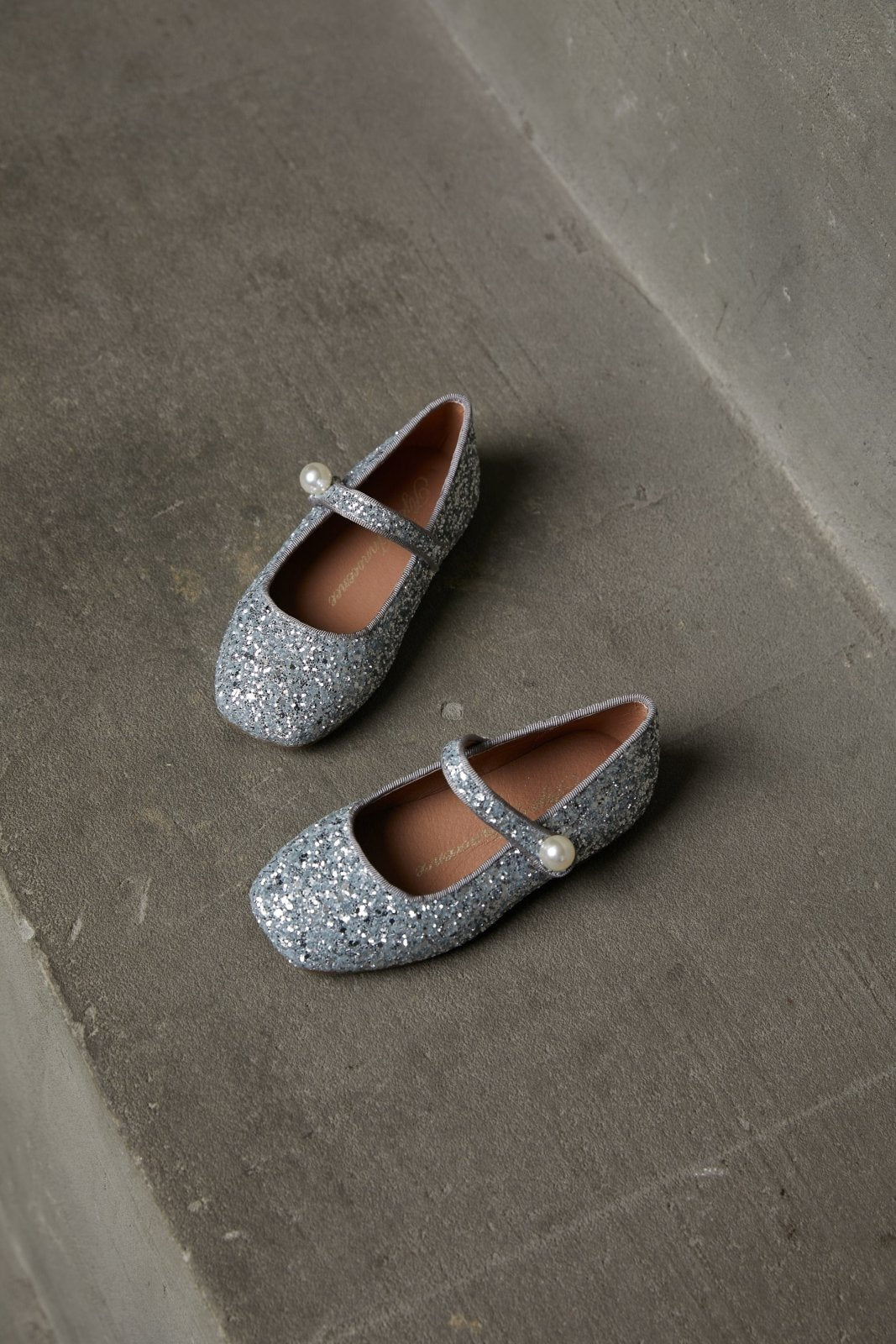 Gloria Silver Flats Shoes Age of Innocence
