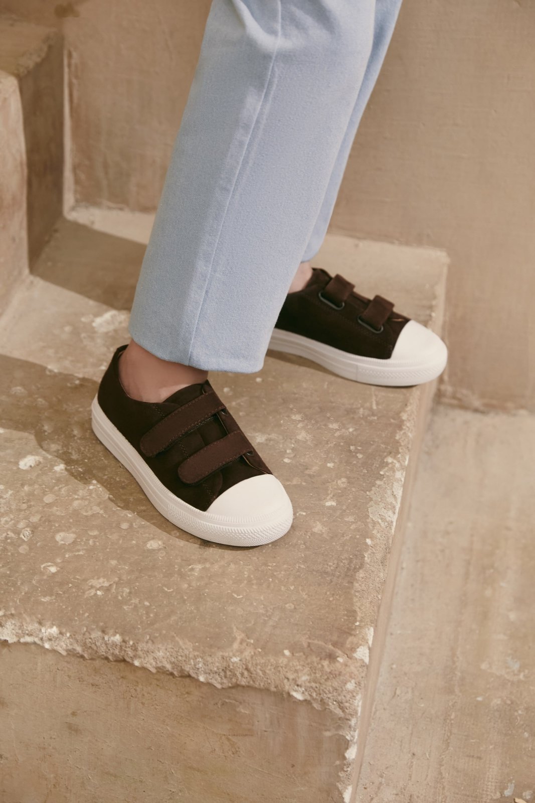 Jessie Chocolate Sneakers Sneakers Age of Innocence