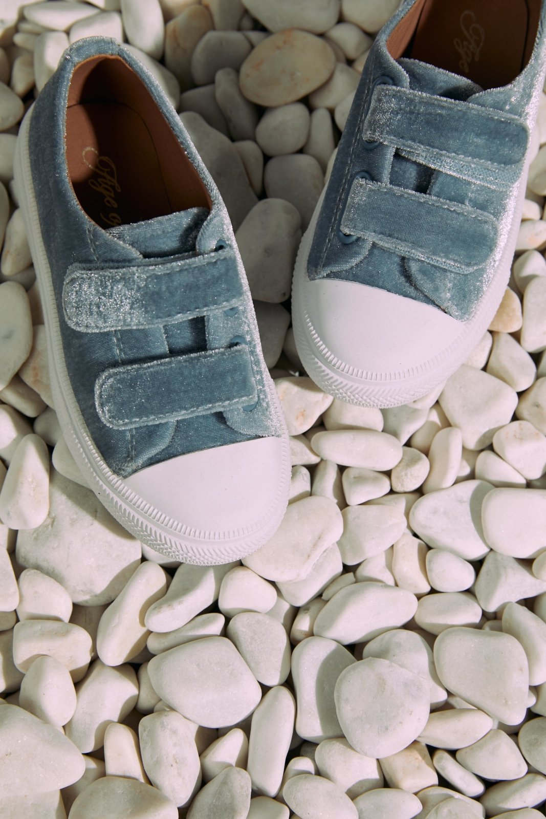 Jessie Velvet Blue Sneakers Sneakers Age of Innocence