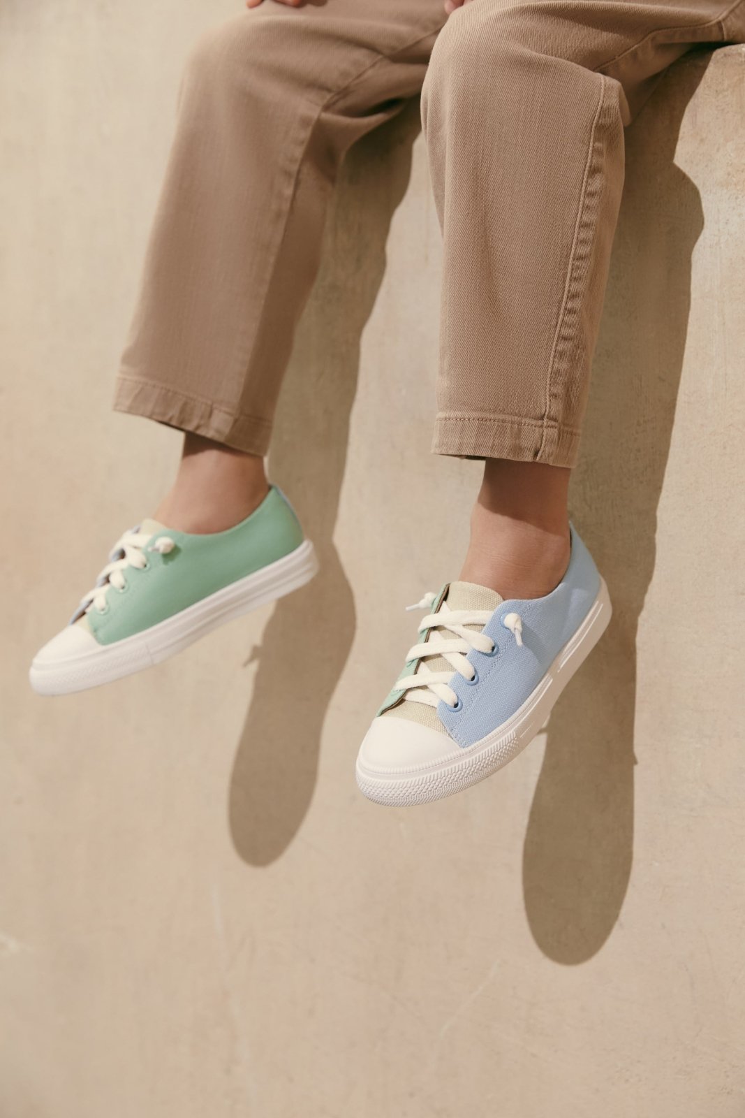 Jody Blue/ Green/ Beige Sneakers Sneakers Age of Innocence