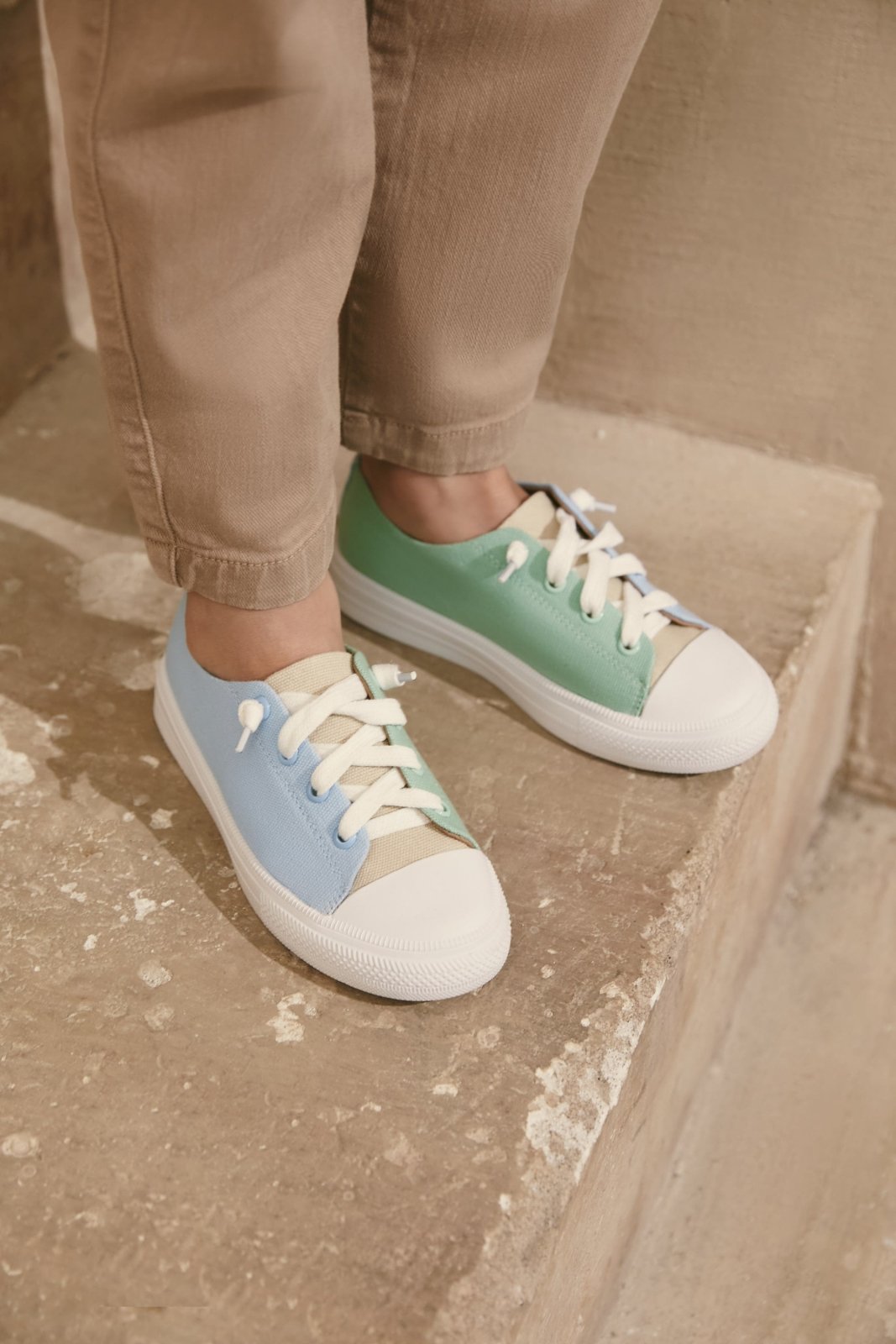 Jody Blue/ Green/ Beige Sneakers Sneakers Age of Innocence