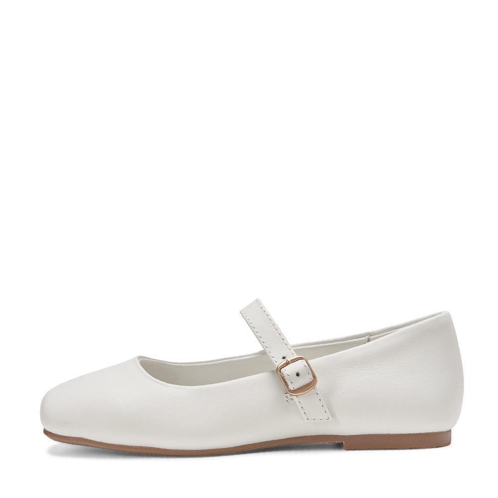 Mandy White Flats Shoes Age of Innocence