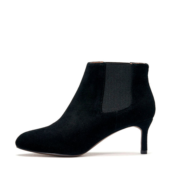 Alba Black Boots by Age of Innocence