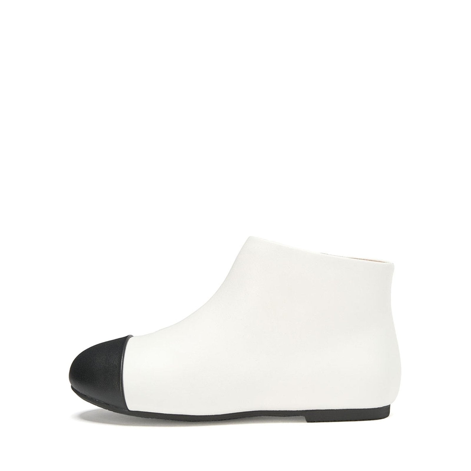 Chiara 2.0 White/Black Boots Boots Age of Innocence