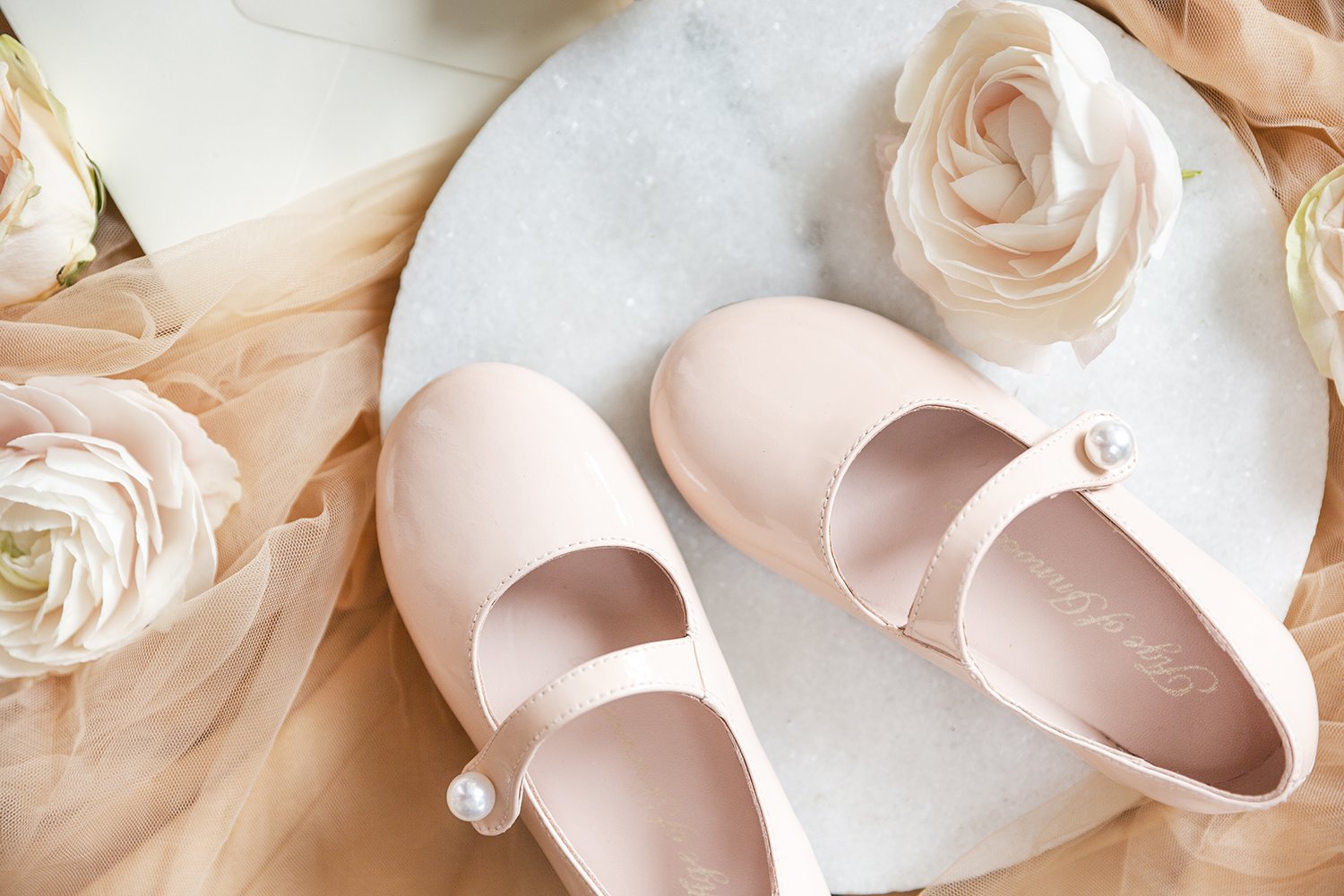 Elin Pink Shoes Age of Innocence