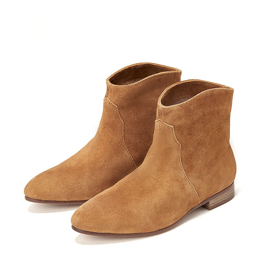 Cassie Camel Boots Age of Innocence