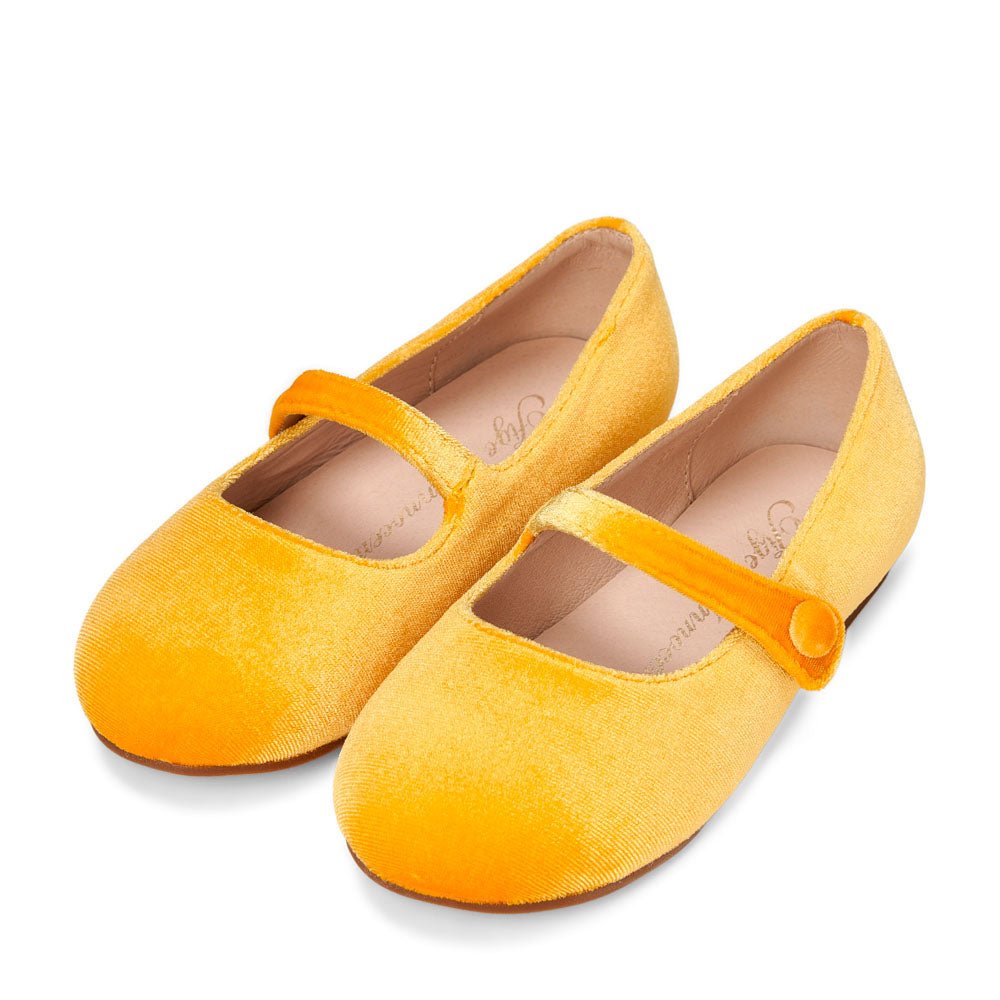 Elin Velvet Yellow Shoes Age of Innocence