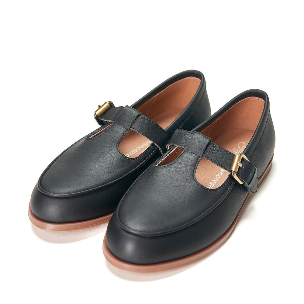 Hannah Black Shoes Age of Innocence