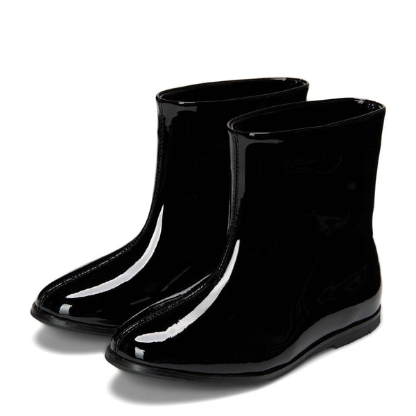 Lila Black Boots by Age of Innocence