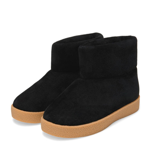 Lou Suede 2.0 Black Boots by Age of Innocence