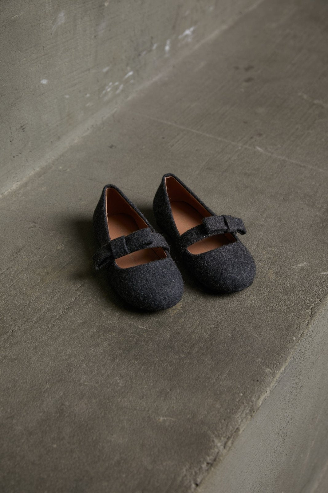 Mia Wool Dark Grey Shoes Age of Innocence