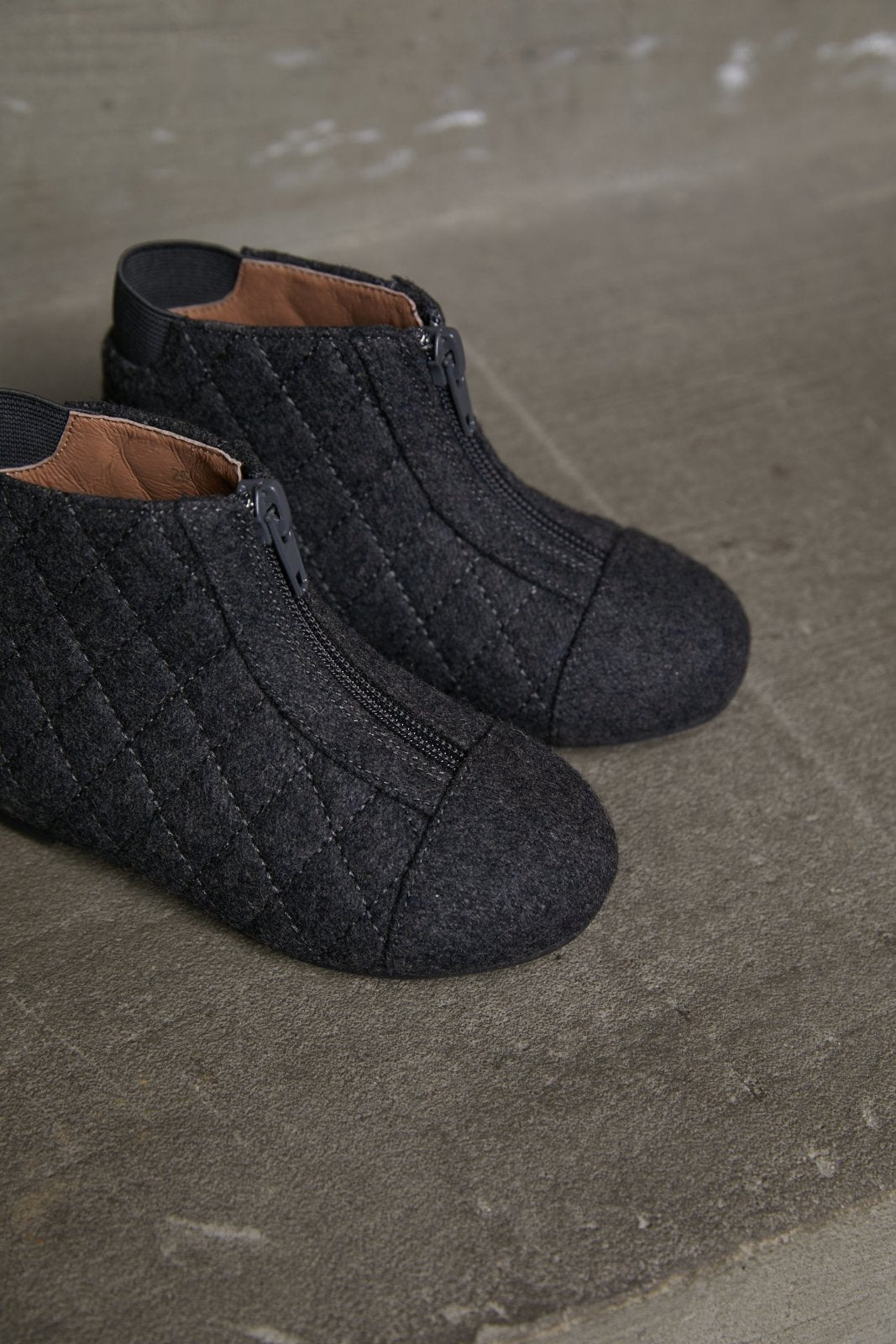 Nicole Wool Dark Grey Boots by Age of Innocence