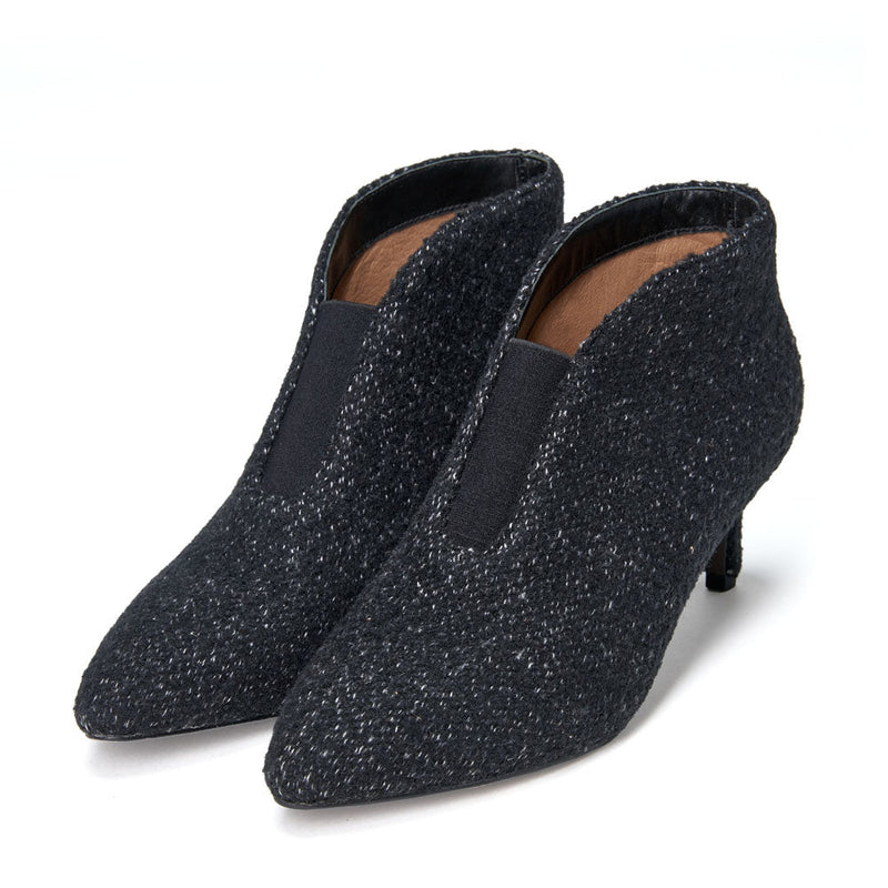 Pris Tweed Black Boots by Age of Innocence