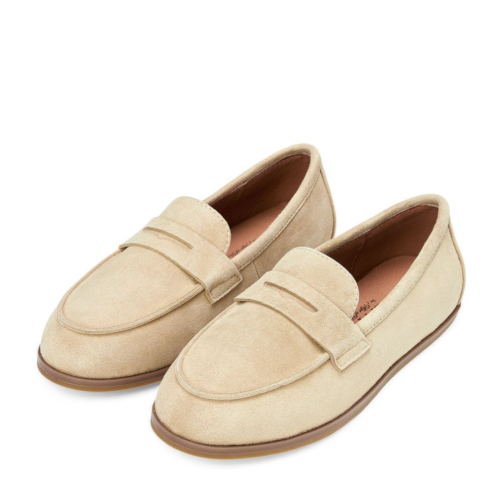 Ryan Light Beige Loafers by Age of Innocence