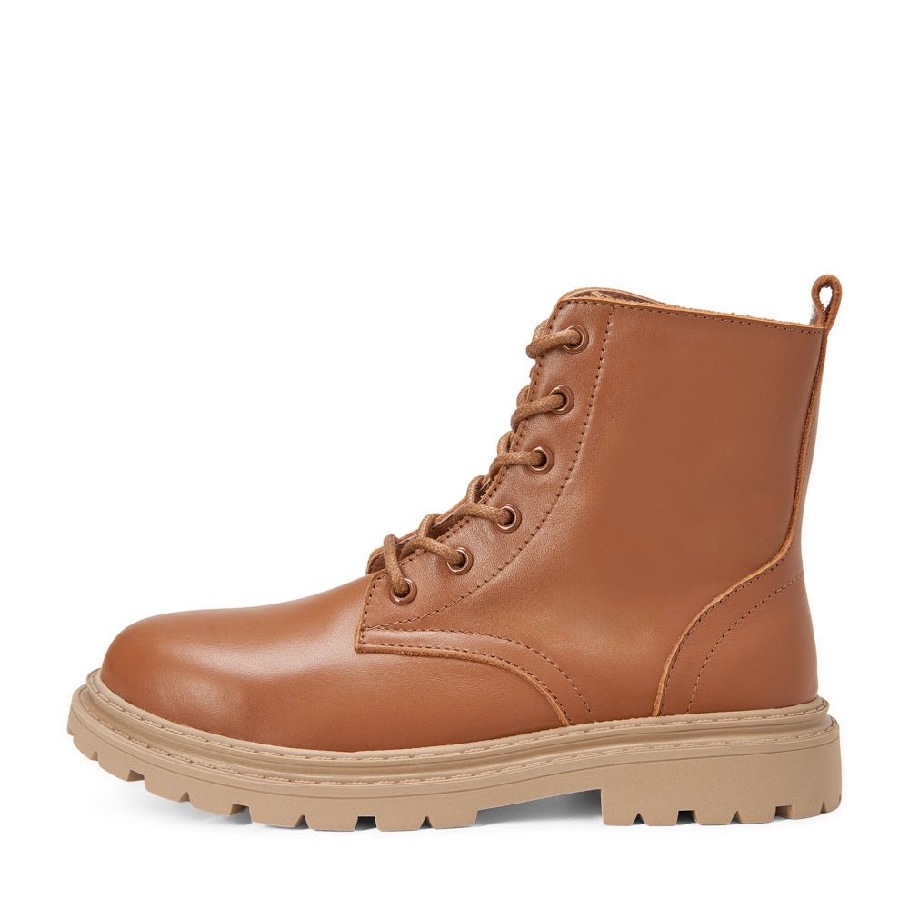 Willow Camel Boots Age of Innocence